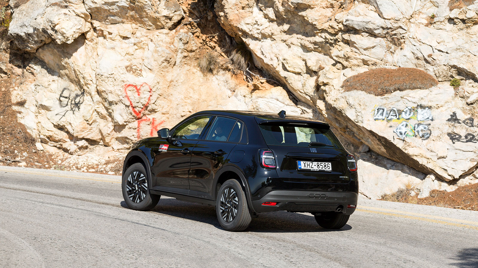 Fiat 600 Hybrid 110 PS VS VW T-Cross 116 PS